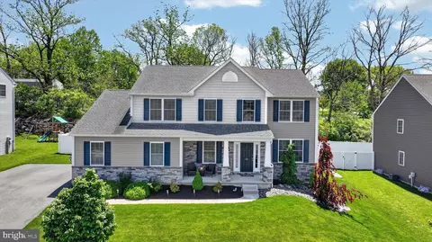 13 Stella Dr, Reading, PA 19608