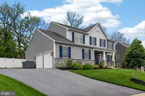 Exterior - 13 Stella Dr, Reading, PA 19608 photo 5 of 8