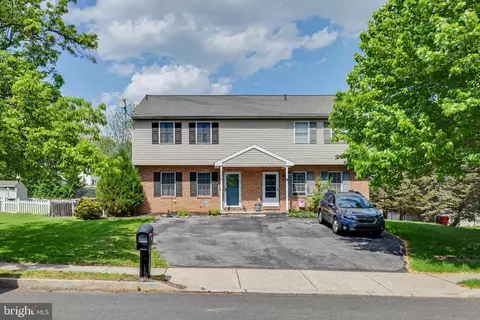 116 Carriage Dr, Wernersville, PA 19565