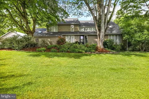 637 Scenic Dr, Bernville, PA 19506
