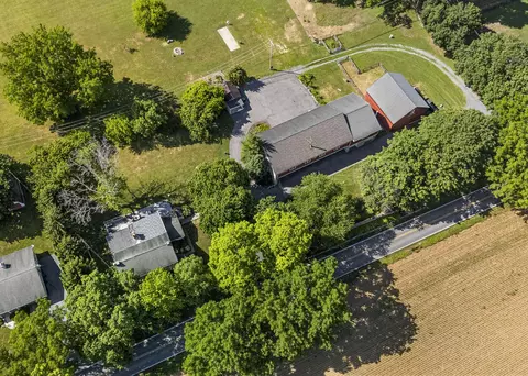 View/Area - 416 Snyder Rd, Reading, PA 19605 photo 4 of 5