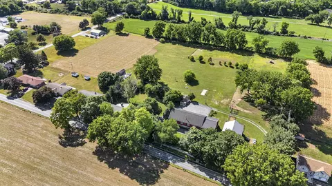 View/Area - 416 Snyder Rd, Reading, PA 19605 photo 2 of 5