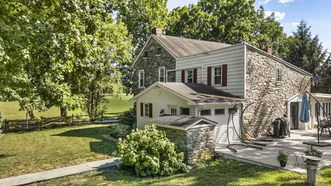 Exterior - 416 Snyder Rd, Reading, PA 19605 photo 7 of 10