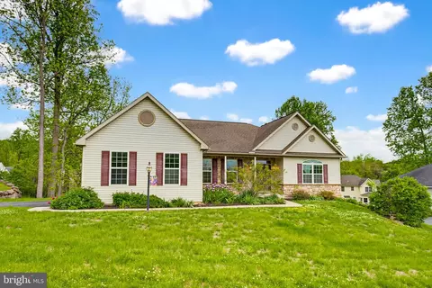 3 Courtney Rea Cir, Reading, PA 19606