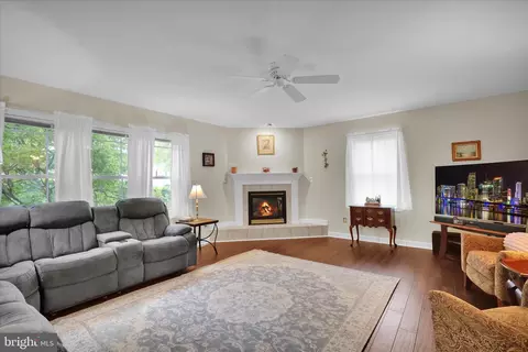 Living - 16 Virginia Ave, Sinking Spring, PA 19608 photo 1 of 2