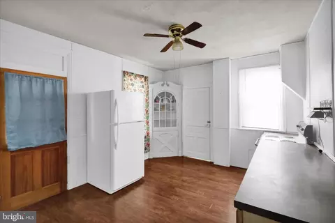 Entry Way - 34 Philadelphia Ave, Reading, PA 19607 photo 3 of 9