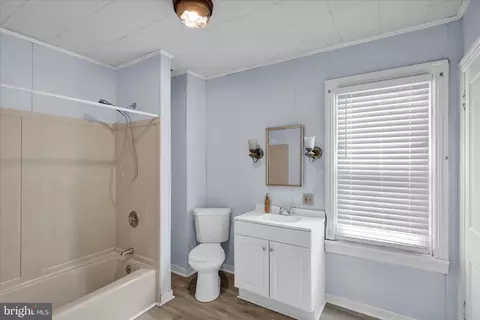 Bath - 34 Philadelphia Ave, Reading, PA 19607 photo 1 of 1