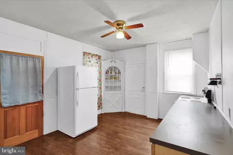 Entry Way - 34 Philadelphia Ave, Reading, PA 19607 photo 5 of 9