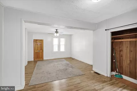 Entry Way - 34 Philadelphia Ave, Reading, PA 19607 photo 7 of 9