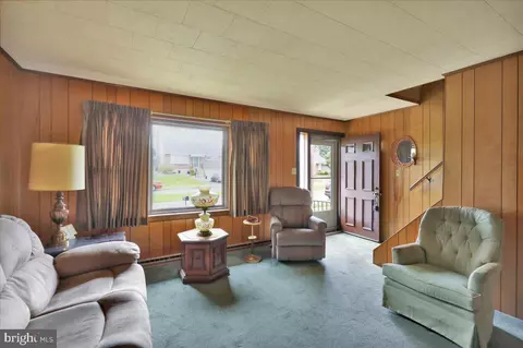 Living - 1242 Commonwealth Blvd, Reading, PA 19607 photo 3 of 3