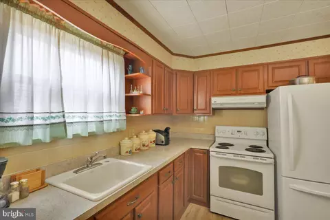 Kitchen - 1242 Commonwealth Blvd, Reading, PA 19607 photo 3 of 3