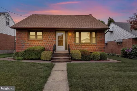 Exterior - 1242 Commonwealth Blvd, Reading, PA 19607 photo 2 of 8