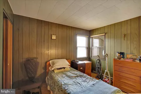 Bedroom - 1242 Commonwealth Blvd, Reading, PA 19607 photo 3 of 6