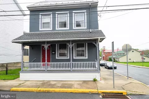 230 N Main St, Bernville, PA 19506