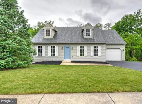338 Dogwood Ln, Womelsdorf, PA 19567