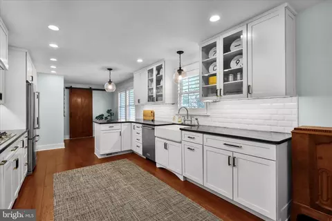 Entry Way - 45 Mast Rd, Oley, PA 19547 photo 3 of 3