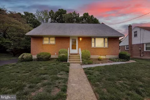 Exterior - 1224 Commonwealth Blvd, Reading, PA 19607 photo 2 of 5