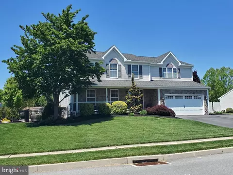 615 W Pine St, Leesport, PA 19533