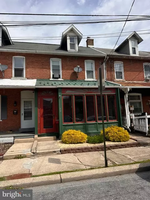 49 E Washington St, Topton, PA 19562