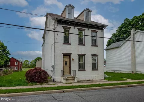 209 W Franklin St, Topton, PA 19562