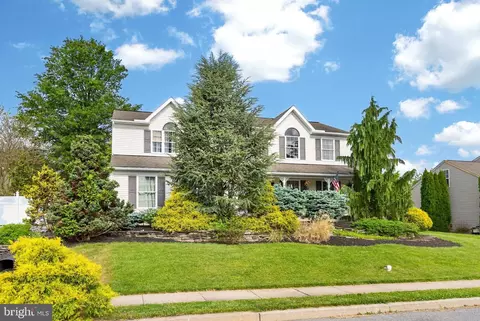 4990 Pheasant Run Ct, Douglassville, PA 19518