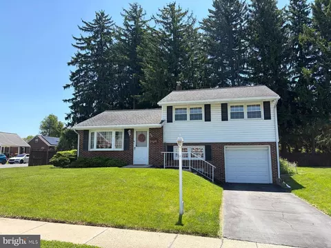 334 Ernst Rd, Reading, PA 19601