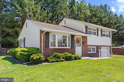 Exterior - 334 Ernst Rd, Reading, PA 19601 photo 2 of 4