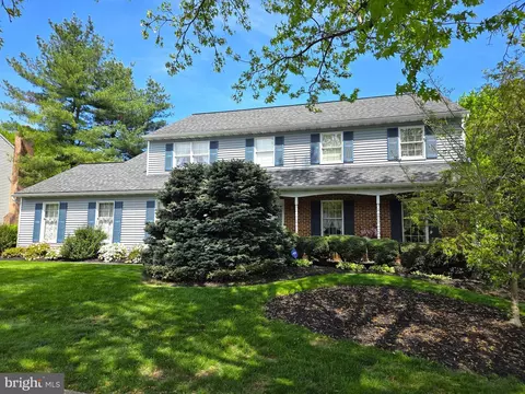 2019 Lincoln Ct, Wyomissing, PA 19610