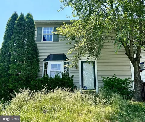 3801 Penns Dr, Reading, PA 19606