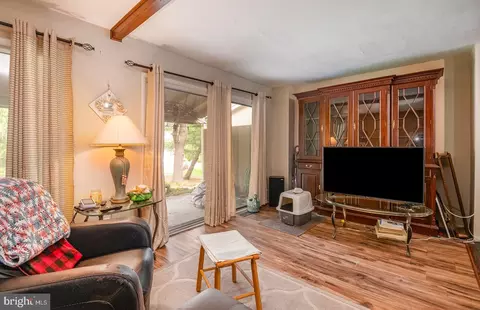 Living - 82 Medinah Dr, Reading, PA 19607 photo 1 of 2