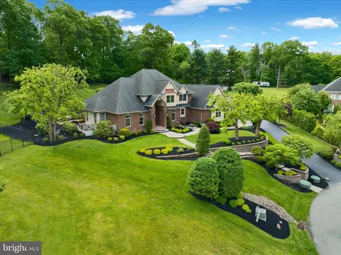 212 Hillview Cir, Leesport, PA 19533