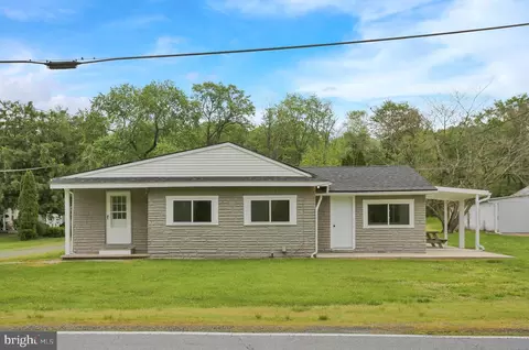 493 Mohrsville Rd, Shoemakersville, PA 19555