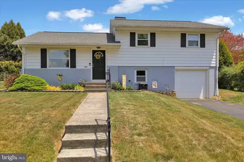 108 Center Ln, Reading, PA 19606