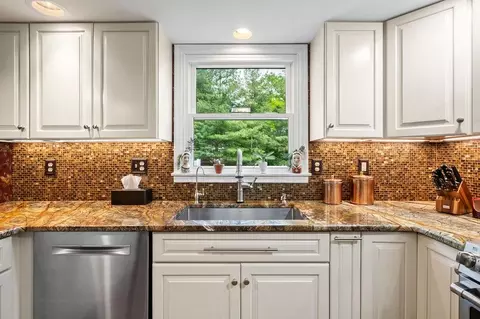Kitchen - 805 Bare Path Rd, Reading, PA 19608 photo 4 of 7