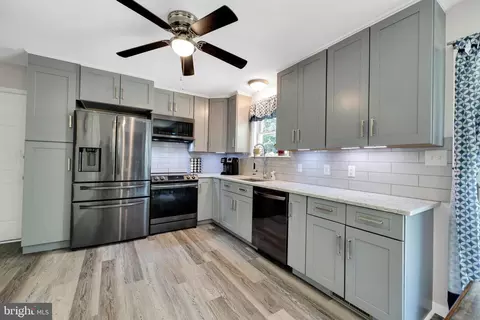 Kitchen - 97 Bertolet Mill Rd, Oley, PA 19547 photo 3 of 4