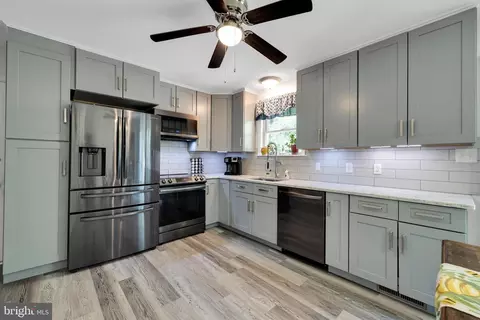 Kitchen - 97 Bertolet Mill Rd, Oley, PA 19547 photo 2 of 4