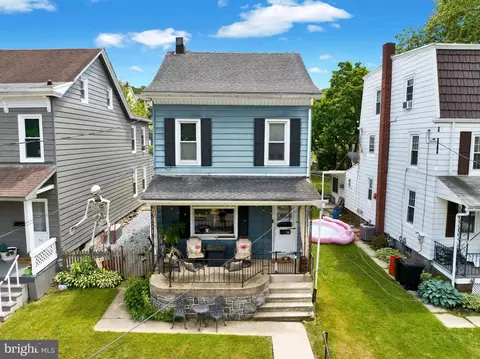 28 E Front St, Mohnton, PA 19540