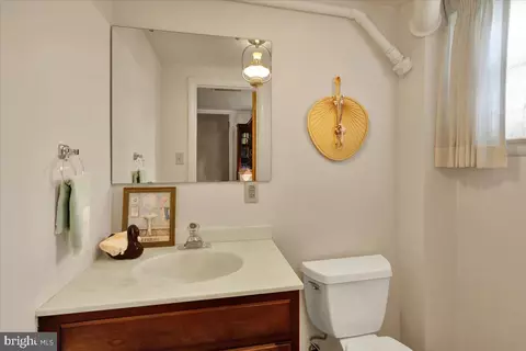 Bath - 74 Oberlin Ave, Reading, PA 19608 photo 1 of 3