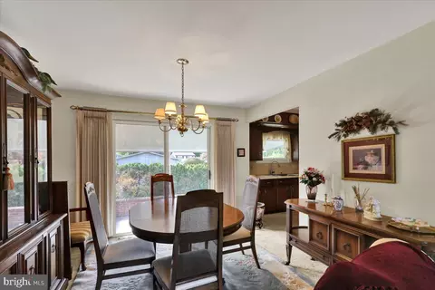 Dining - 74 Oberlin Ave, Reading, PA 19608 photo 2 of 3