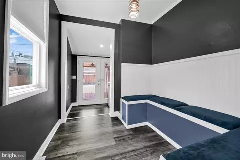 Entry Way - 744 Pear St, Reading, PA 19601 photo 2 of 4