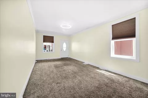 Living - 744 Pear St, Reading, PA 19601 photo 1 of 2