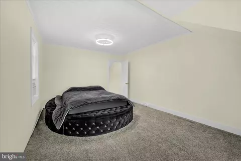 Bedroom - 744 Pear St, Reading, PA 19601 photo 3 of 4