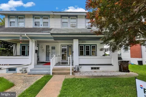 27 W 33rd St, Reading, PA 19606