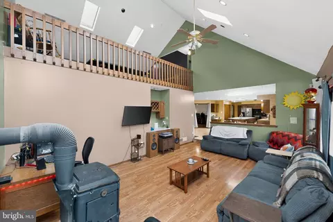 Entry Way - 10 Shade Rd, Oley, PA 19547 photo 2 of 5