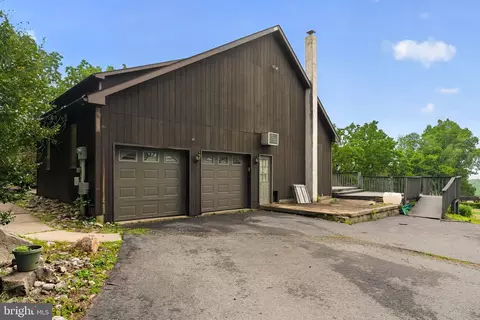 Exterior - 10 Shade Rd, Oley, PA 19547 photo 2 of 5