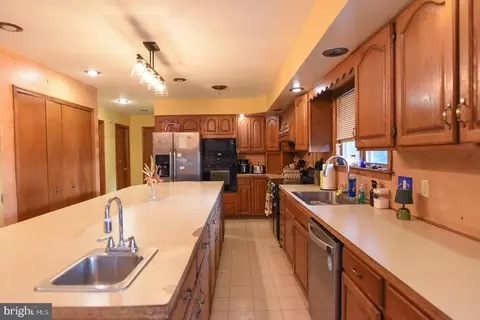 Kitchen - 10 Shade Rd, Oley, PA 19547 photo 3 of 4