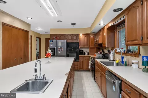 Kitchen - 10 Shade Rd, Oley, PA 19547 photo 2 of 3