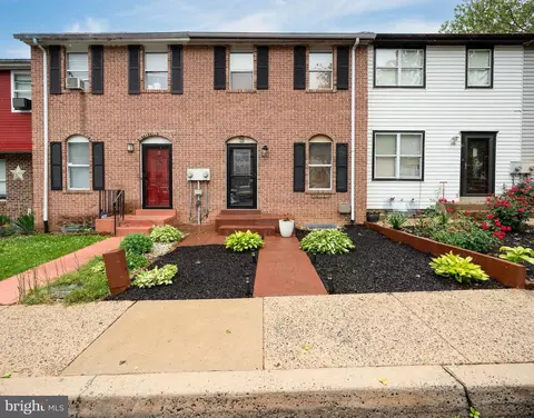 11 Nottingham Ct, Reading, PA 19601