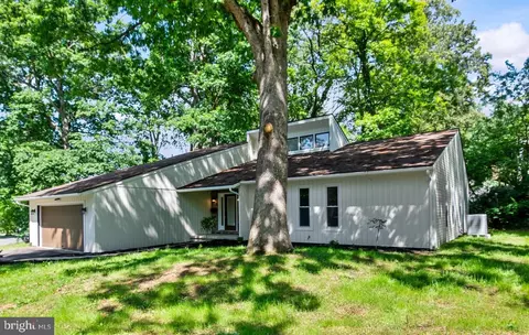 40 Cedarwood Rd, Reading, PA 19610