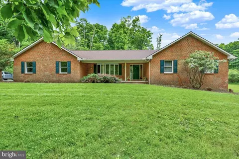 283 Witmer, Mohnton, PA 19540